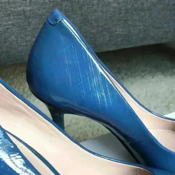 Vince Camuto Caelyn Patent Leather Pump SZ5M/35 - Picture 3 of 7